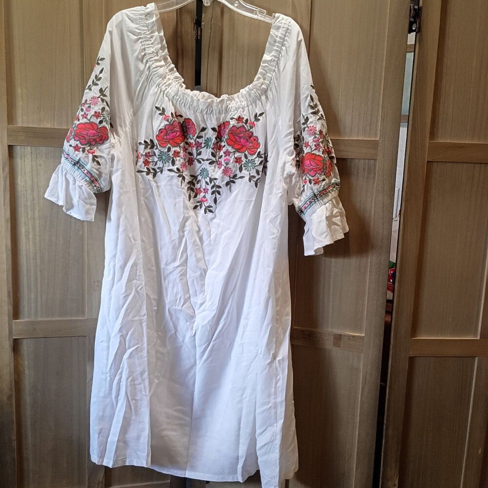 ANA flower embroidered white dress large